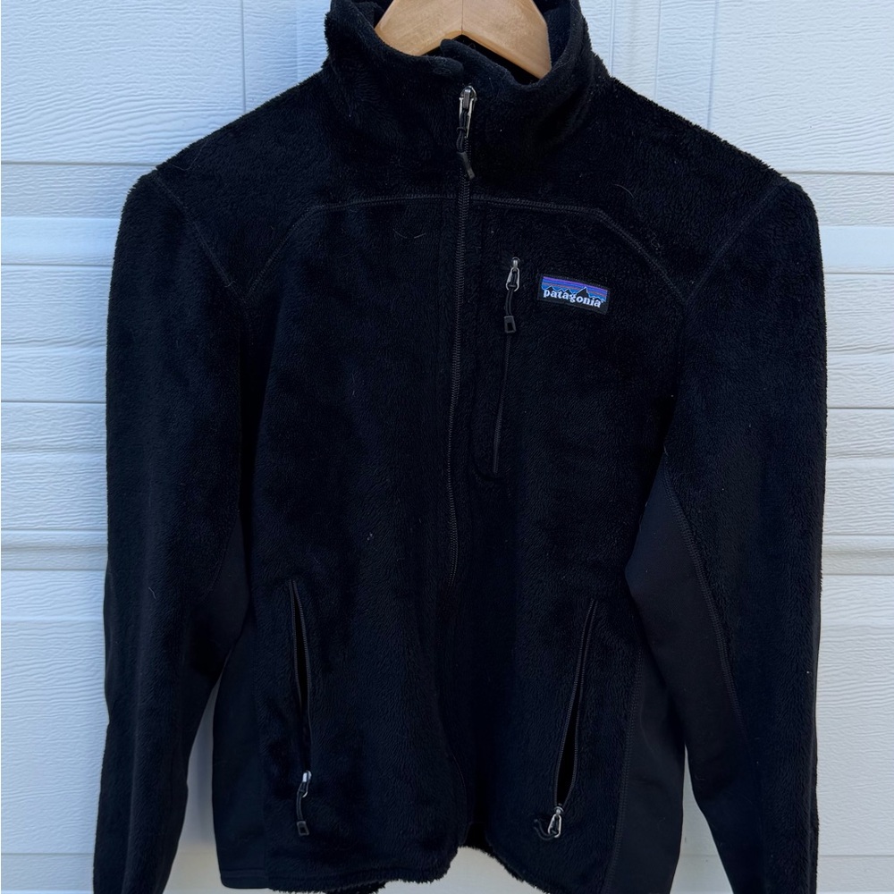 Small Patagonia Black Zip-up Sweater